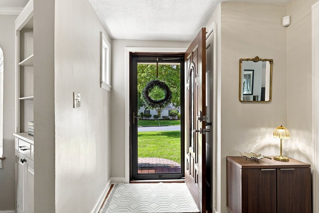 17 Savoy Ave, East Longmeadow, MA Photo #6