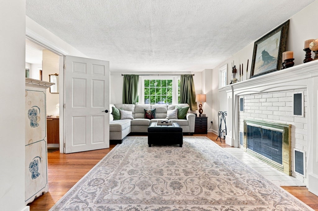 17 Savoy Ave, East Longmeadow, MA Photo #15
