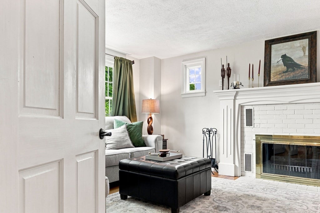 17 Savoy Ave, East Longmeadow, MA Photo #7