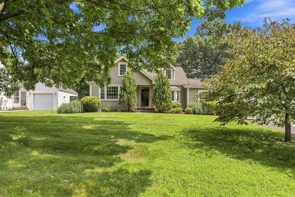 17 Savoy Ave, East Longmeadow, MA Photo #1