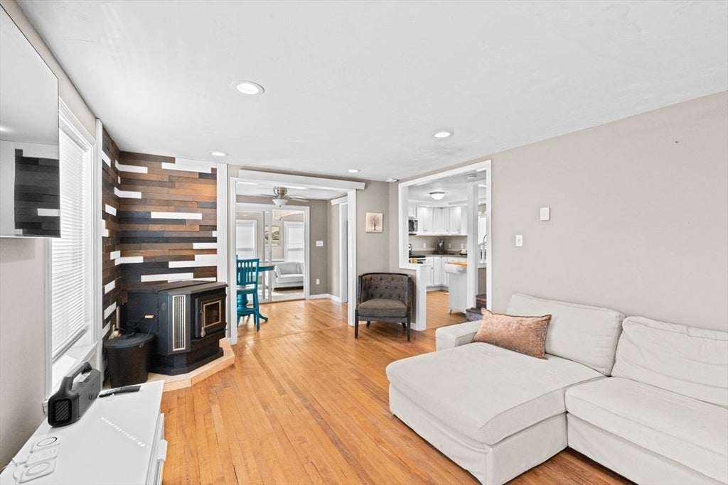 15 Packard Ave, Hull, MA Photo #6