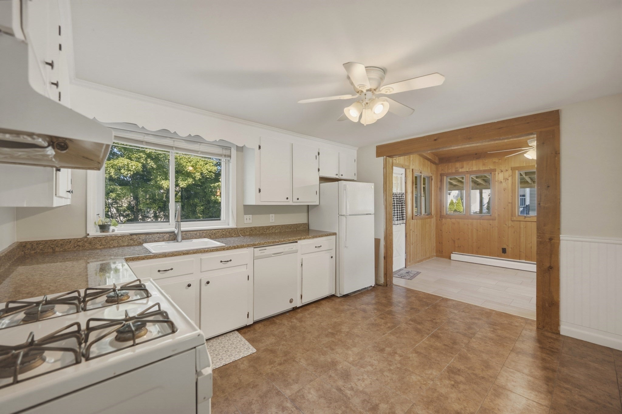26 Sunset Rd, Dracut, MA, 26 Sunset Rd, Dracut, MA Photo #6