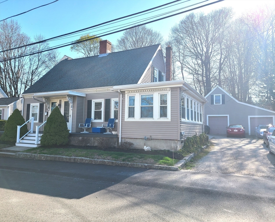 22 School St