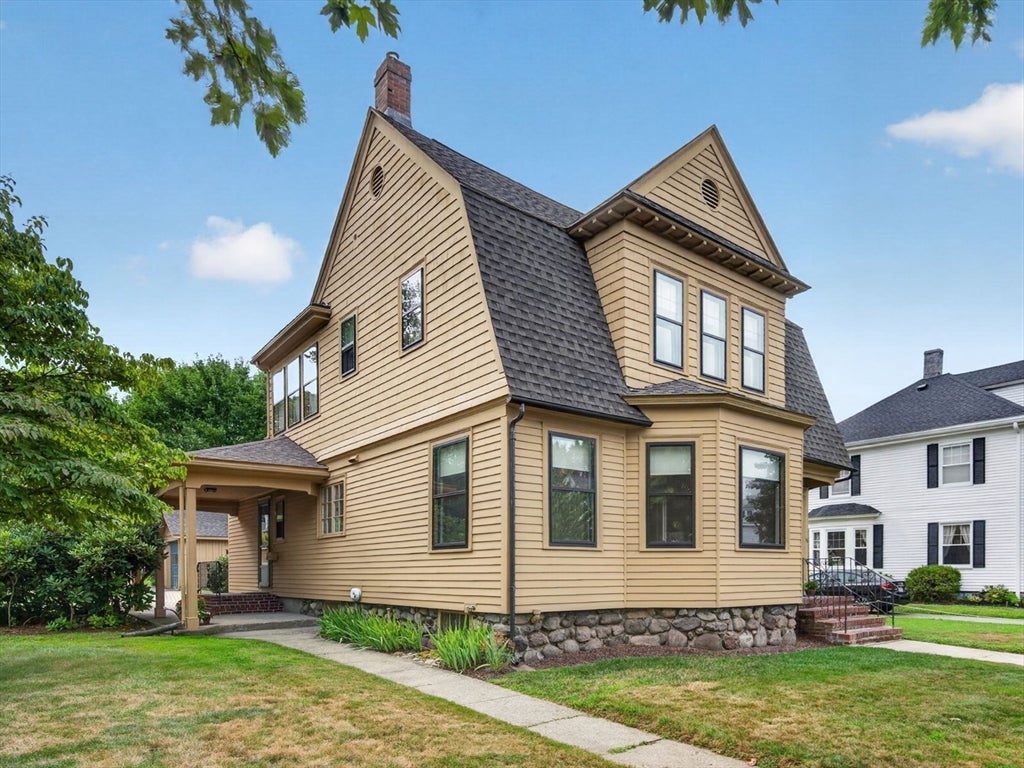 33 Lexington Ave, Haverhill, MA Photo #2