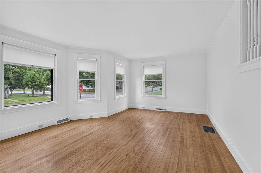 33 Lexington Ave, Haverhill, MA Photo #10