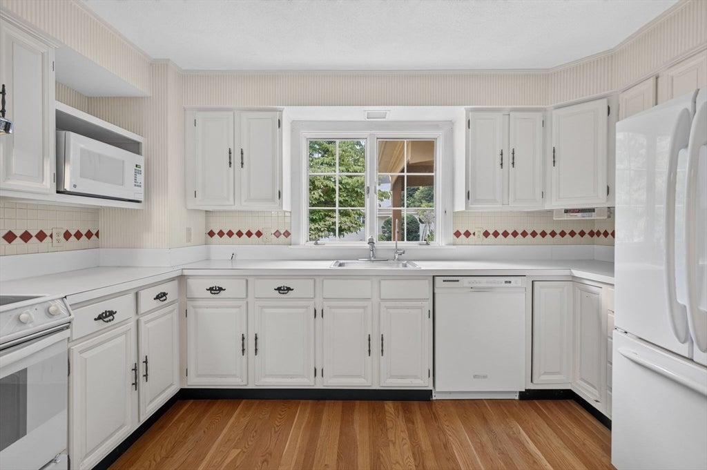 33 Lexington Ave, Haverhill, MA Photo #16