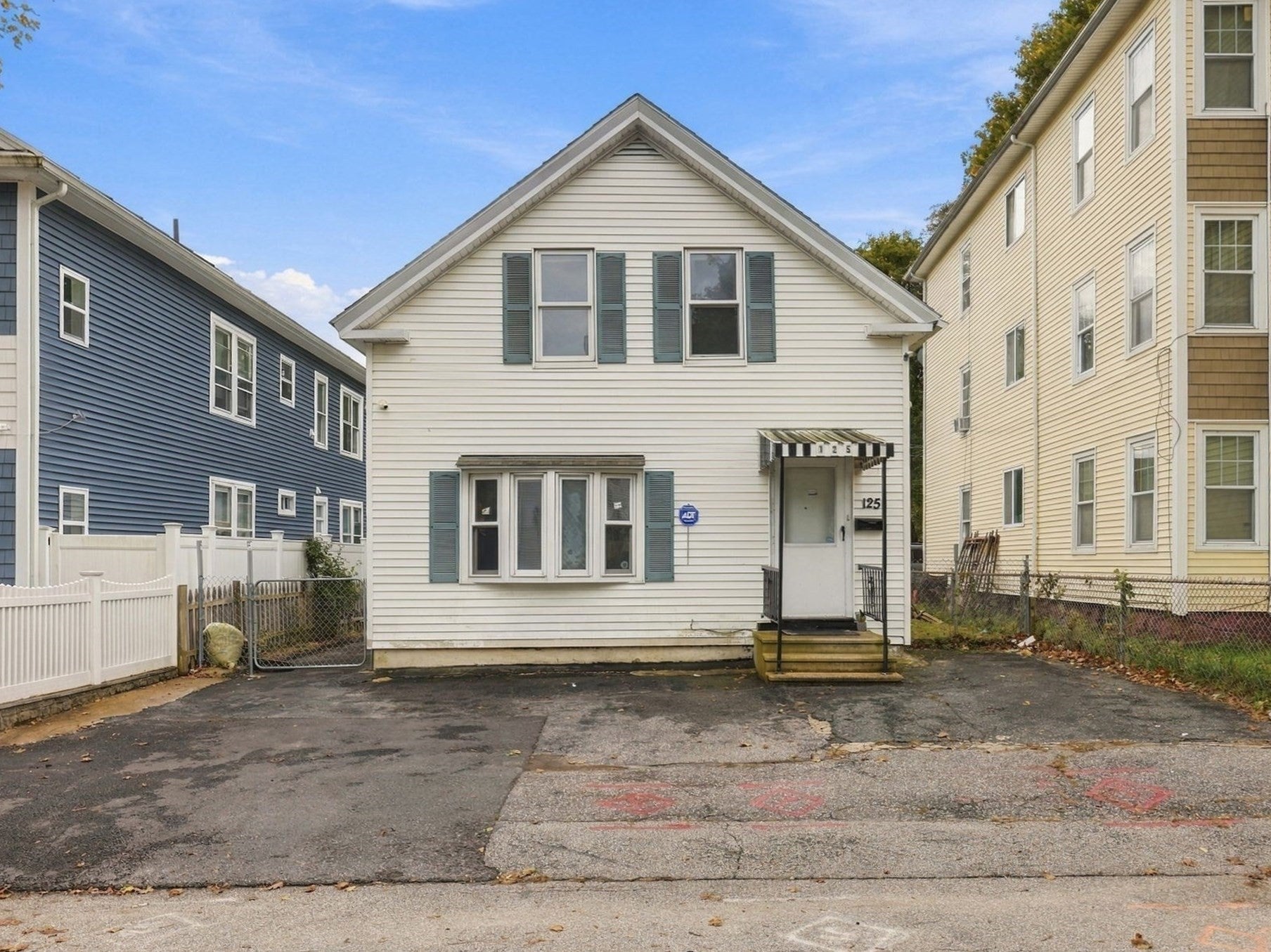 Photo of 125 Maywood St, Worcester, MA
