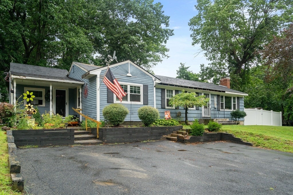 31 Helen Dr, West Boylston, MA Photo #3