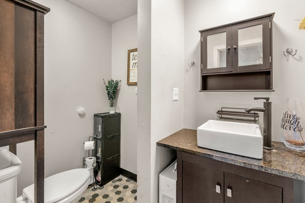 31 Helen Dr, West Boylston, MA Photo #15