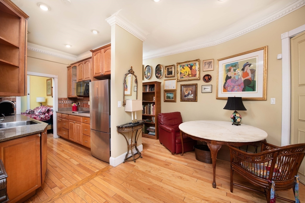 362 Commonwealth Ave 2E, 2F