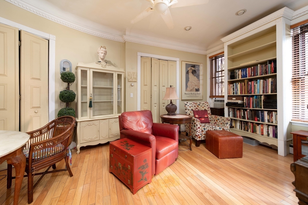 362 Commonwealth Ave 2E, 2F