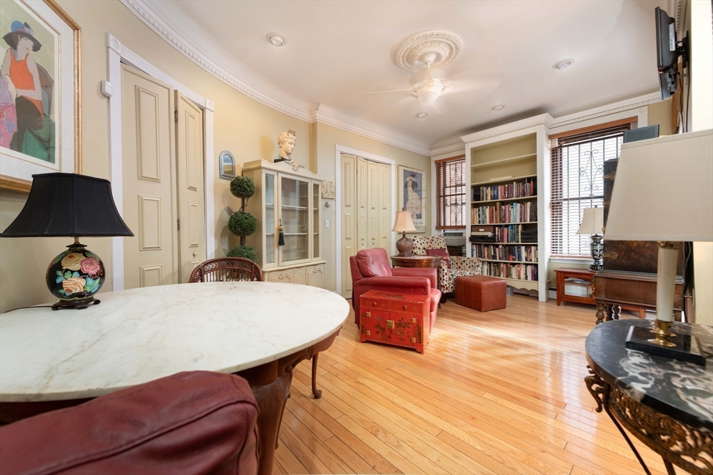 362 Commonwealth Ave 2E, 2F