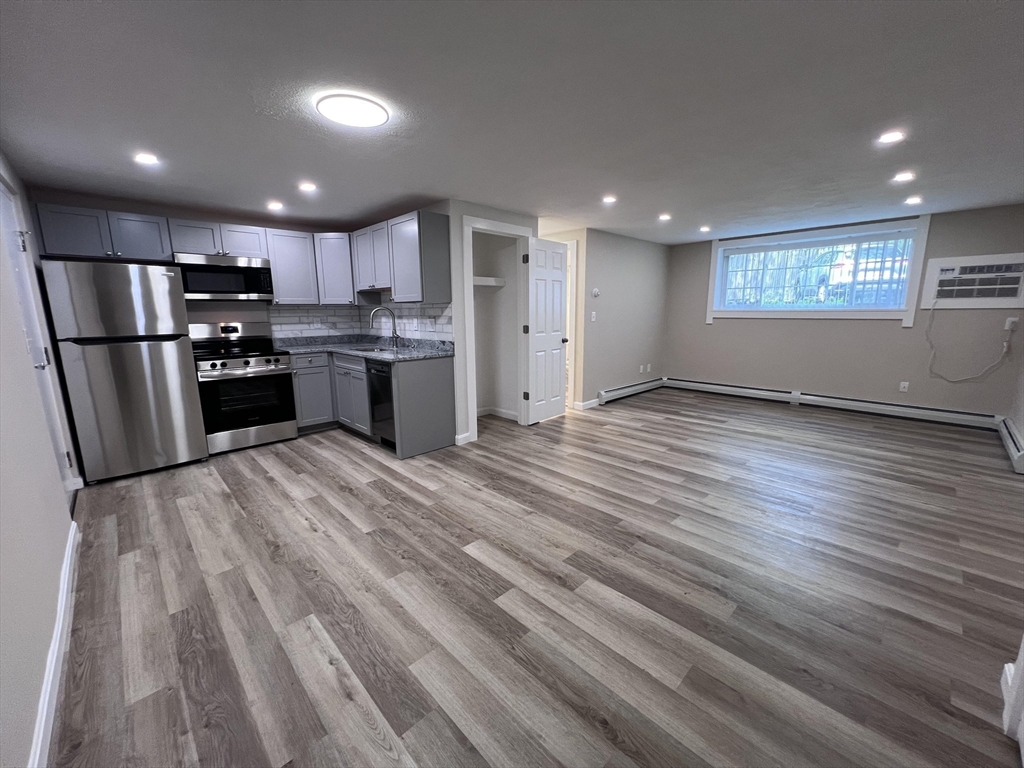 12 Woodland St 12
