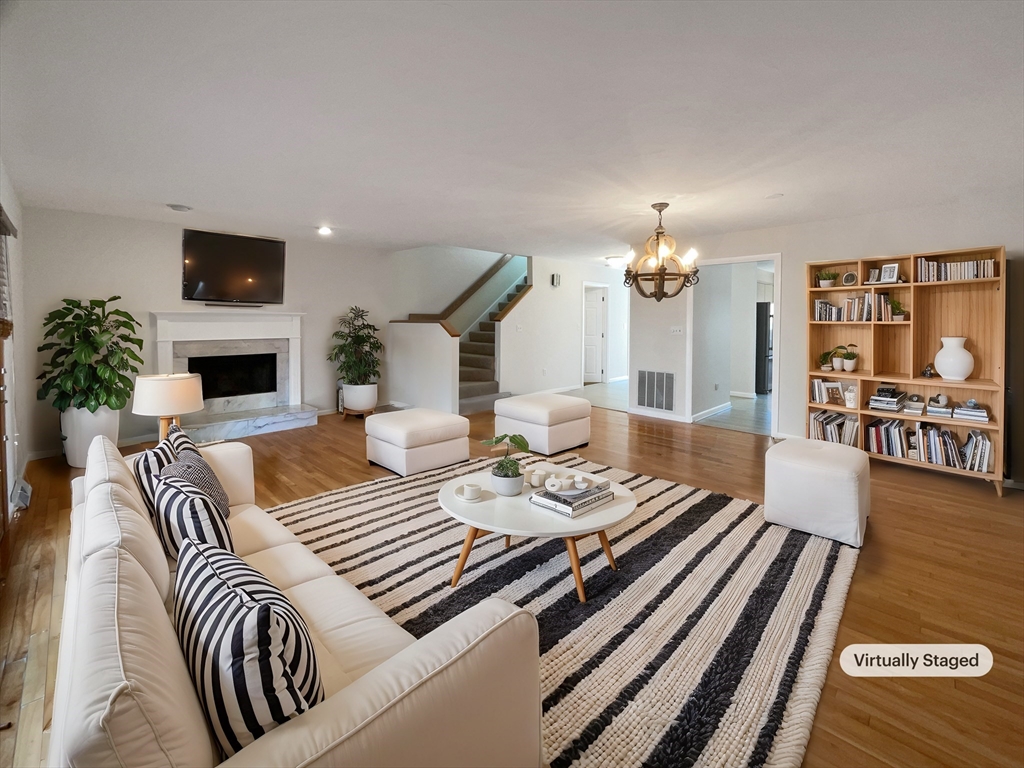 425 Main St 1