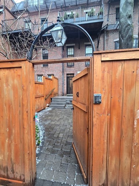 Photo of 42 Clarendon Street #1, Boston, MA 02116 (MLS # 73467101)