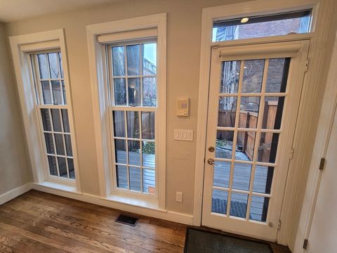 42 Clarendon Street 1 Boston MA 02116