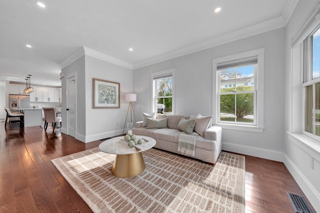 11 Plum St 9