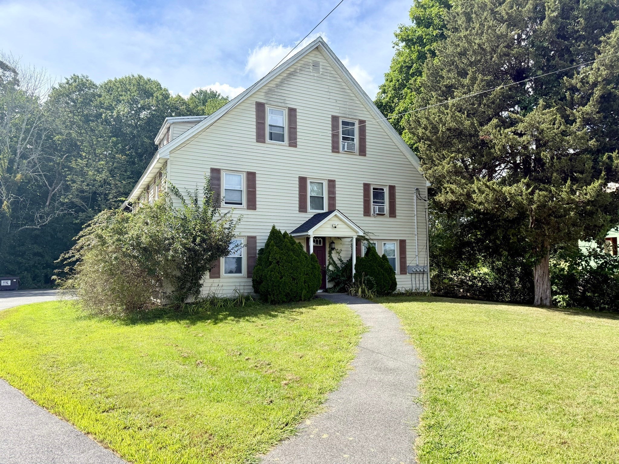 Photo of 543 Turnpike St, Easton, MA
