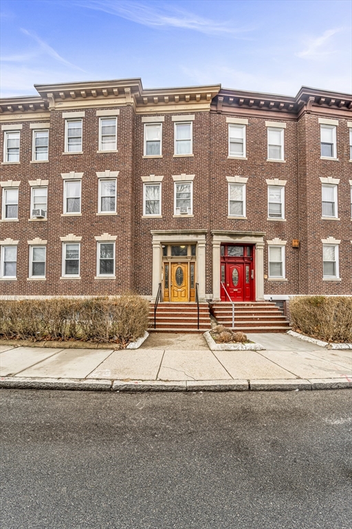 86 Winthrop St 1