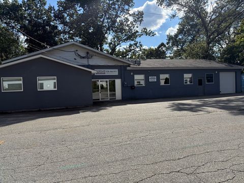 56 Marshall St Leominster MA 01453