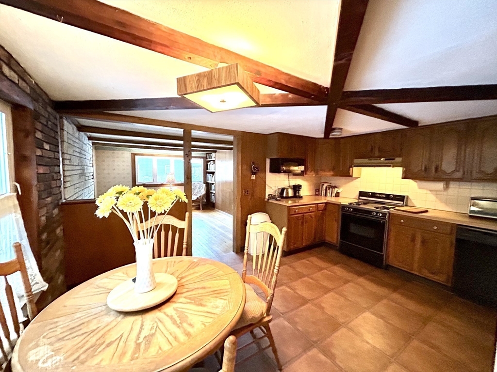 20 Barker Hill Rd