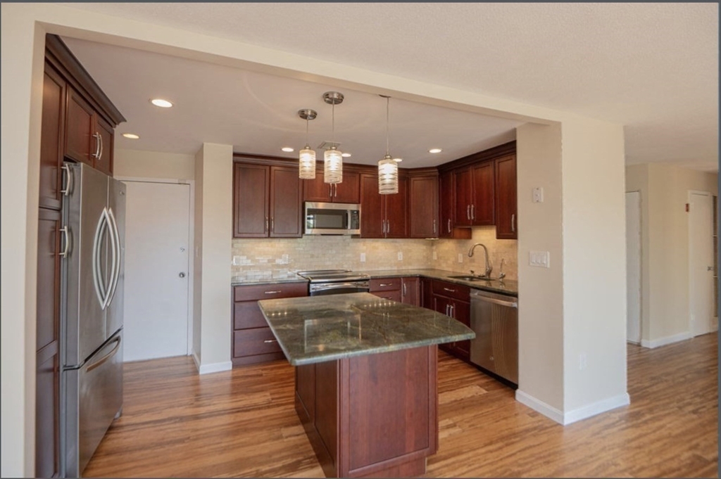 1002 Paradise Road PHH