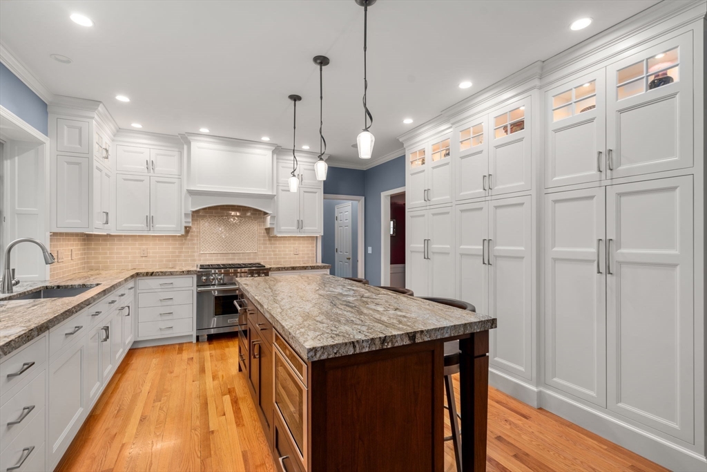 22 Brownstone Ln
