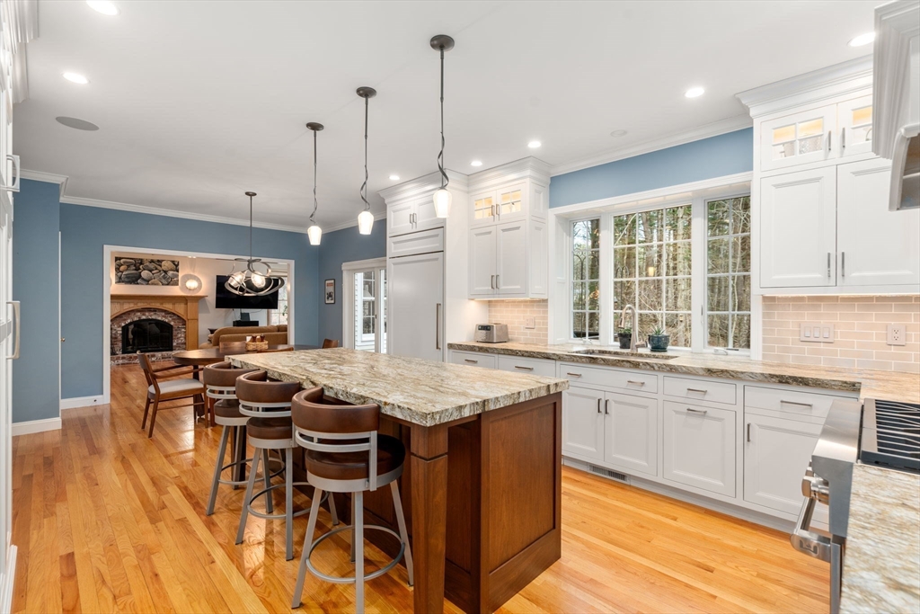 22 Brownstone Ln