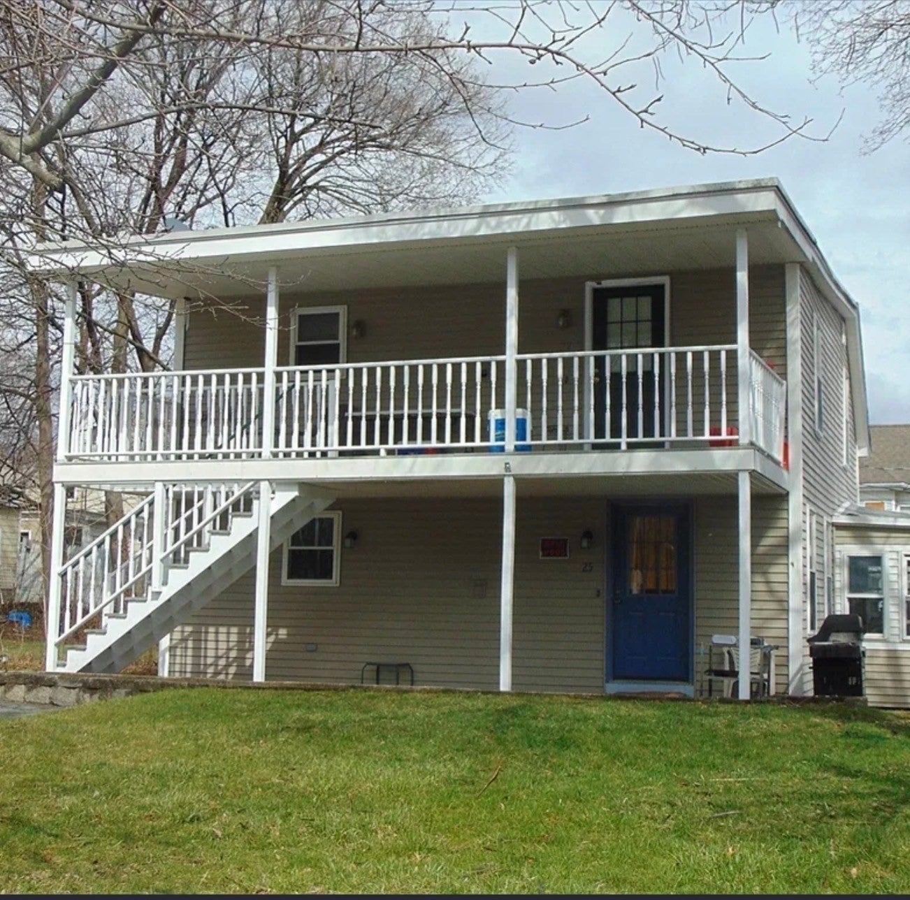 Click for 25 Brier ST #st, Fitchburg, MA slideshow