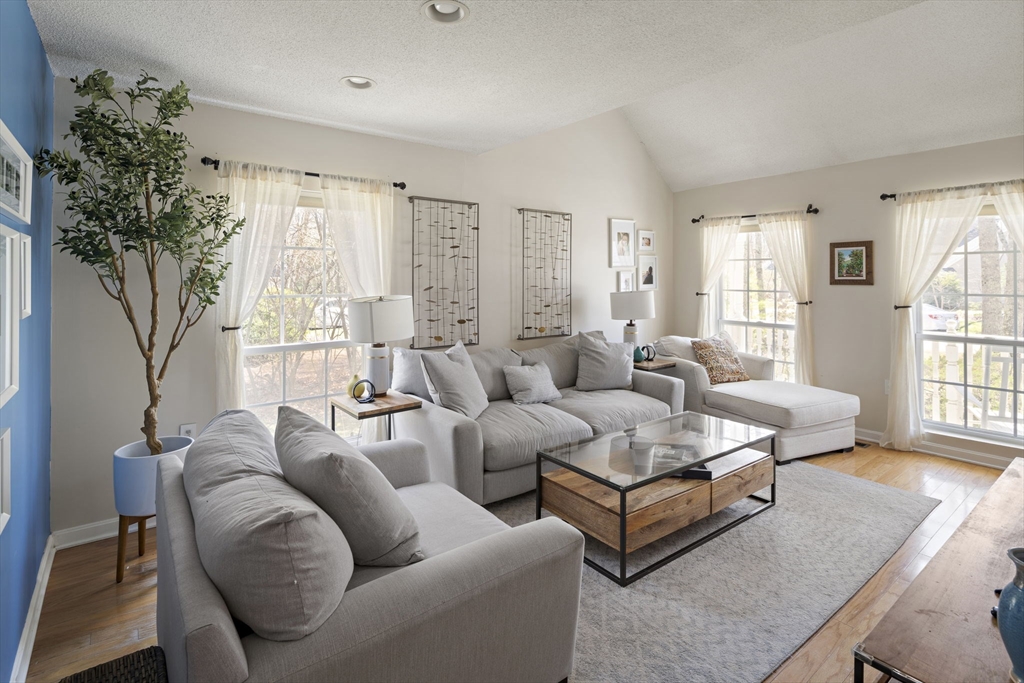 4 Balcom Drive