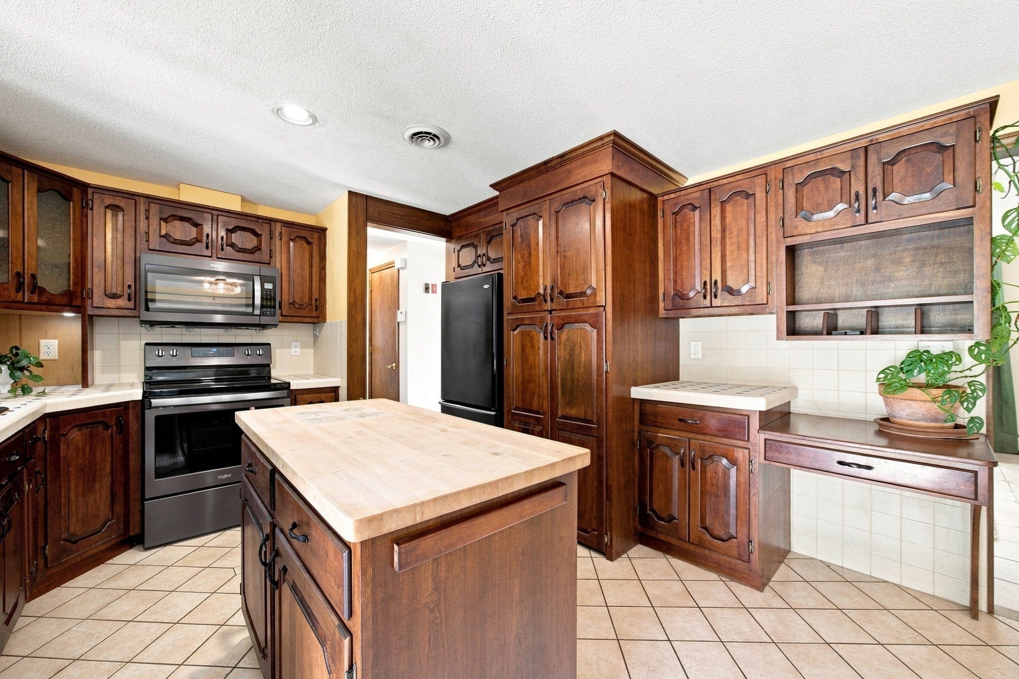47 Overlook Dr, Easthampton, MA, 47 Overlook Dr, Easthampton, MA Photo #7