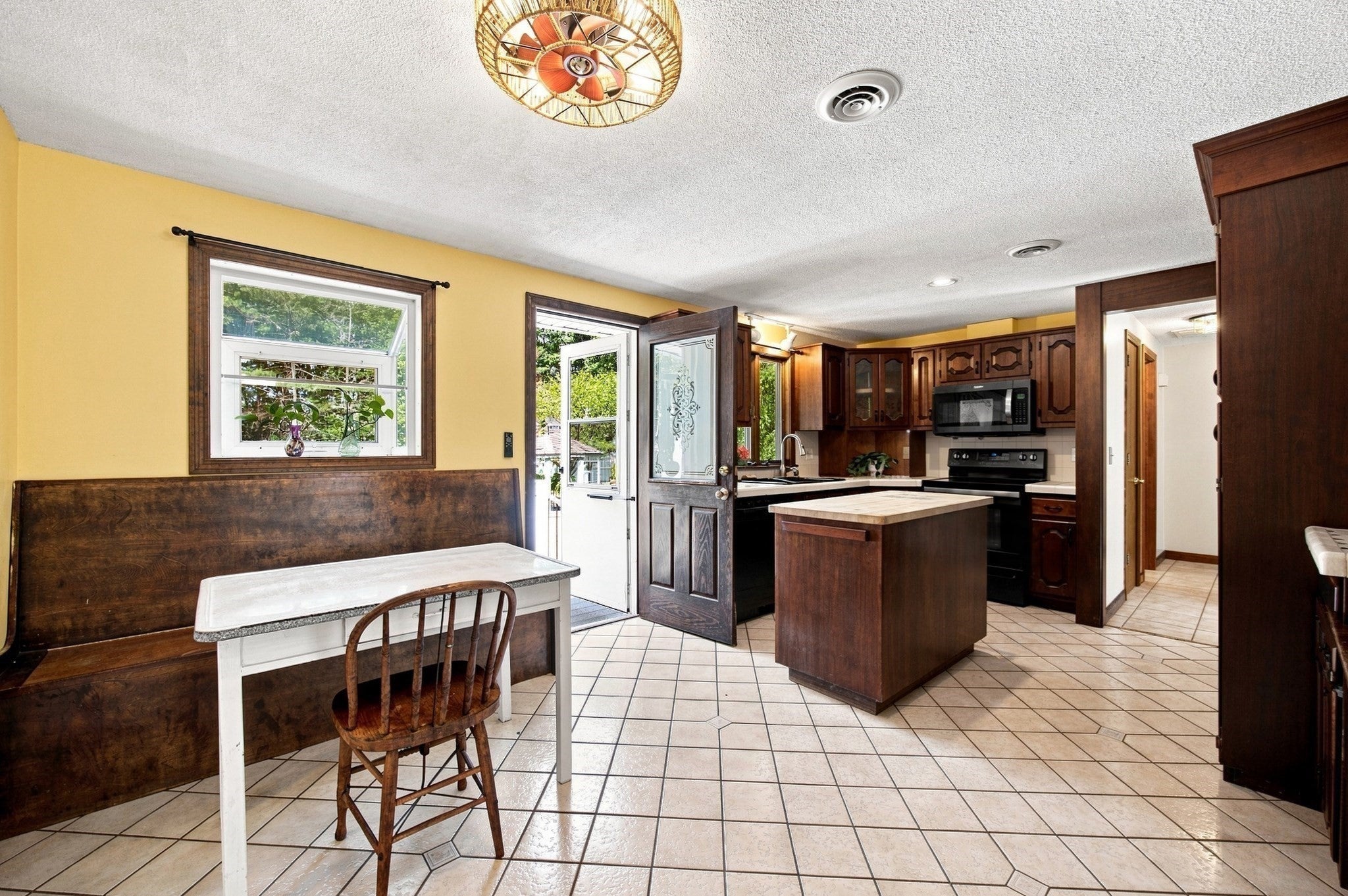 47 Overlook Dr, Easthampton, MA, 47 Overlook Dr, Easthampton, MA Photo #6