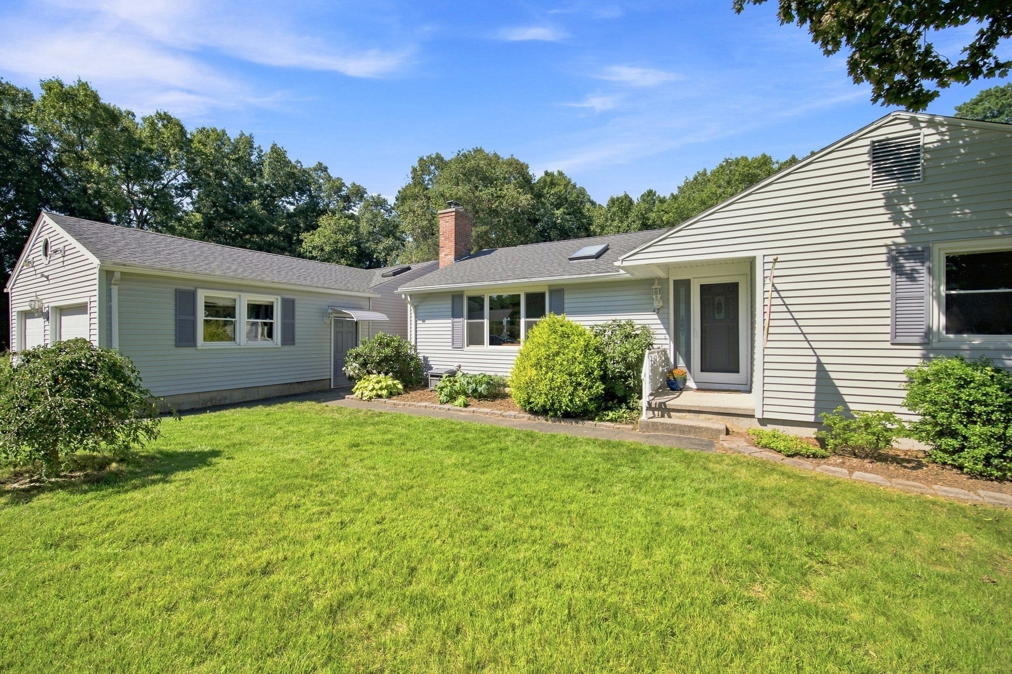 47 Overlook Dr, Easthampton, MA, 47 Overlook Dr, Easthampton, MA Photo #2