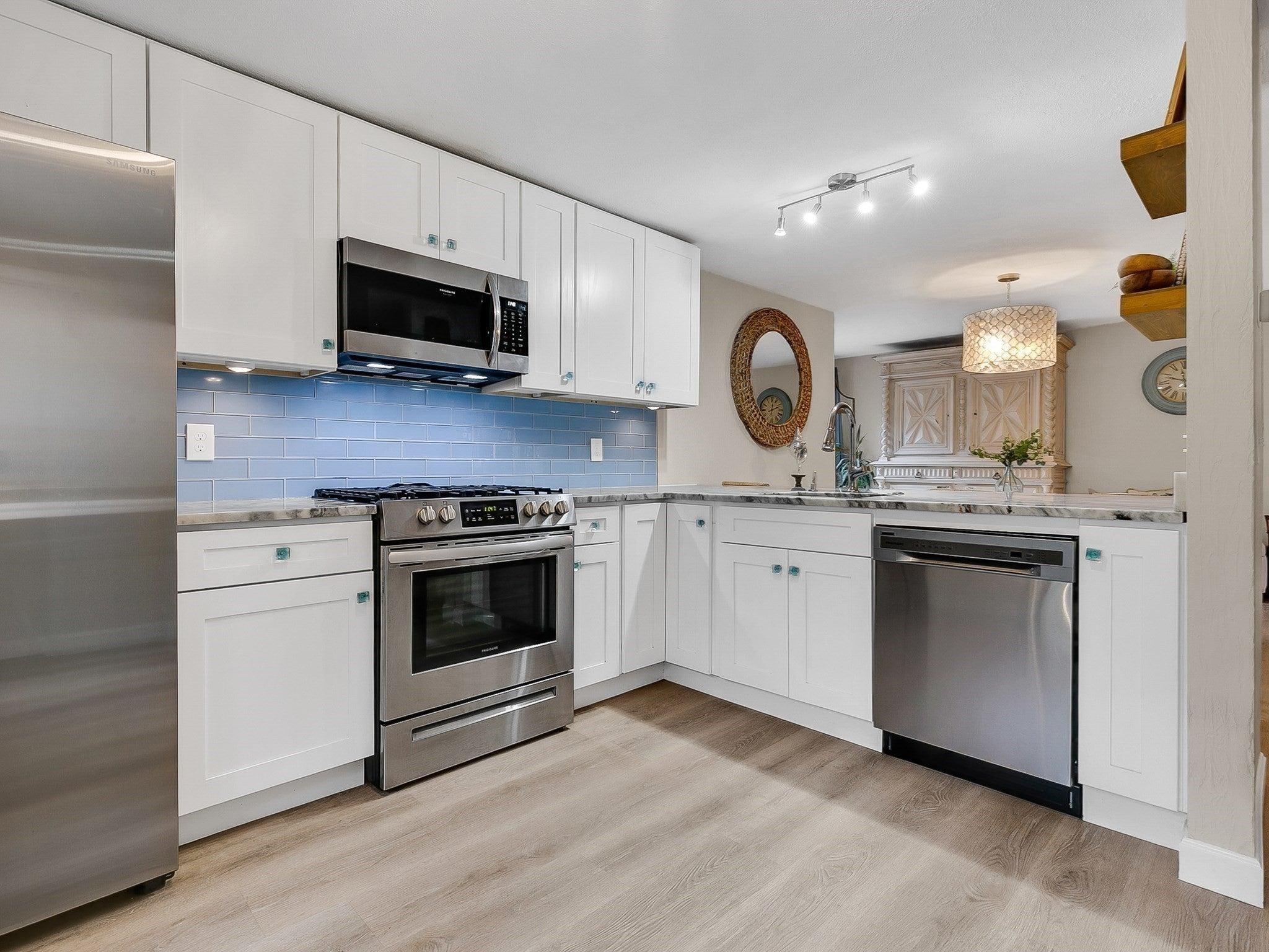 21 W Parish Ct 21