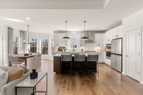 12 Lloyd Circle 28 Norton MA 02766