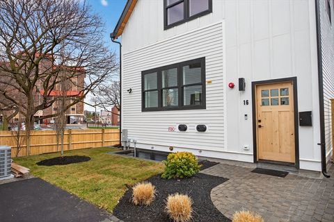 16 Hamlet St 16 Somerville MA 02143