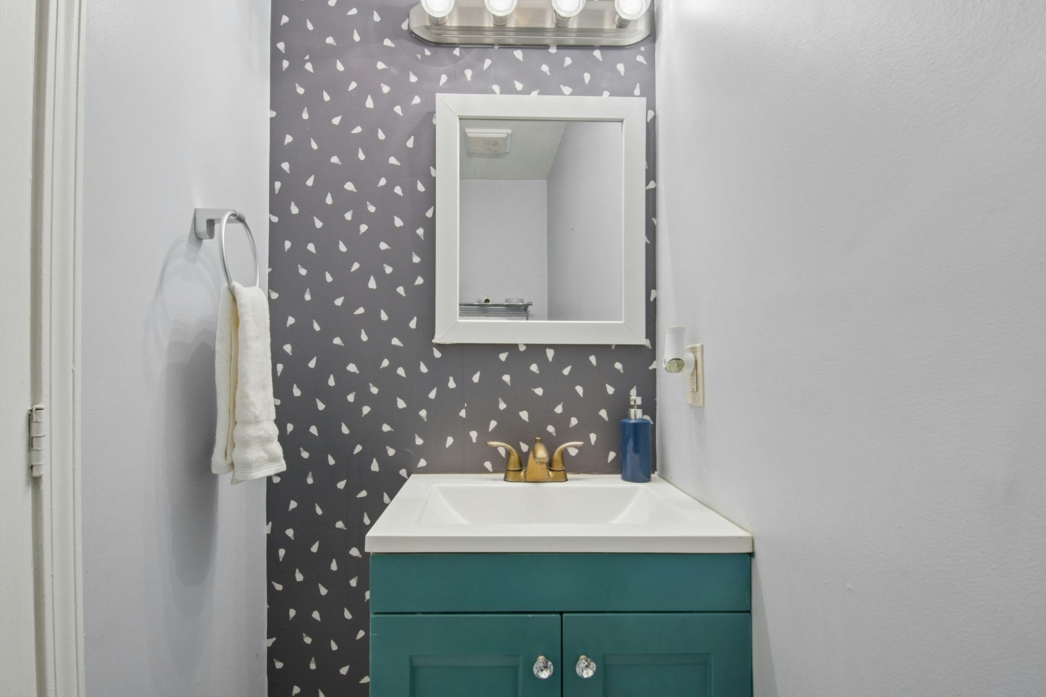 20 Knox ST #21, Lawrence, MA Photo #15