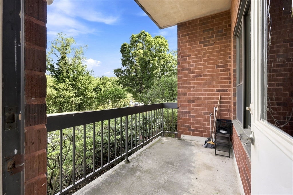 210 Nahanton St #116, Newton, MA Photo #23