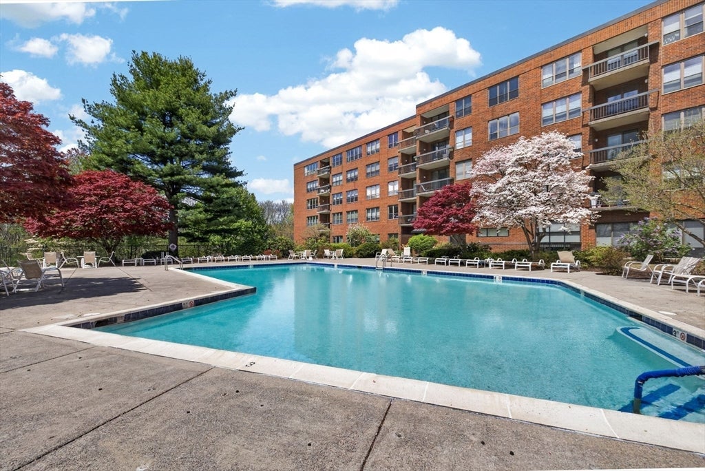 210 Nahanton St #116, Newton, MA Photo #25