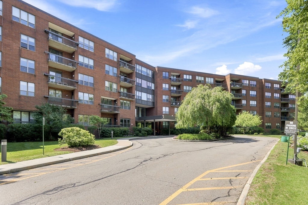 210 Nahanton St #116, Newton, MA Photo #27