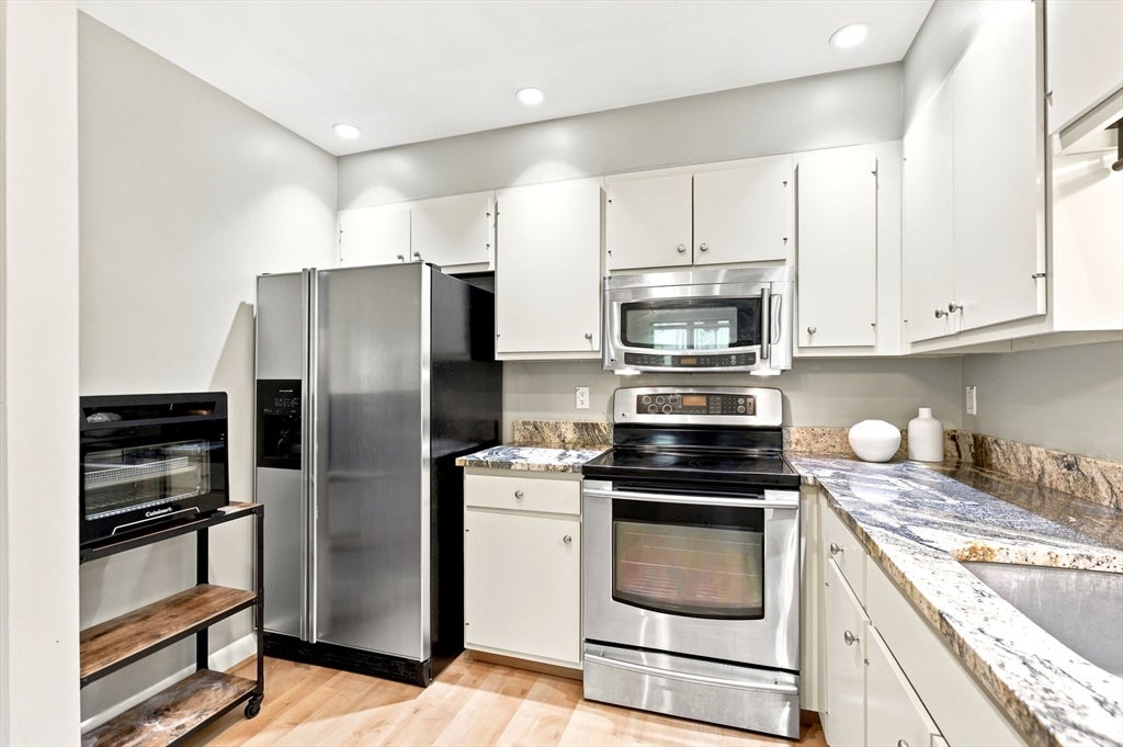 210 Nahanton St #116, Newton, MA Photo #12