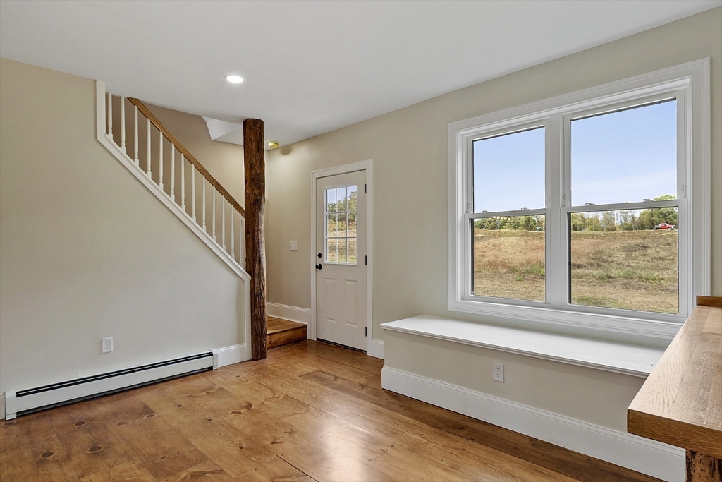 Lunenburg, Massachusetts 01462, United States, 4 Bedrooms Bedrooms, ,4 BathroomsBathrooms,Residential,Active,209412