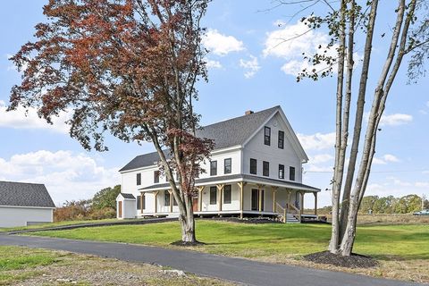 828 Lancaster Ave Lunenburg MA 01462