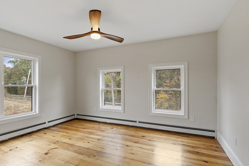 Lunenburg, Massachusetts 01462, United States, 4 Bedrooms Bedrooms, ,4 BathroomsBathrooms,Residential,Active,209412