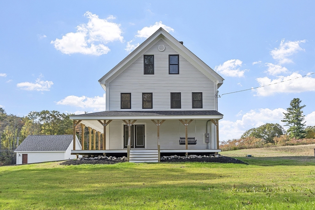 Lunenburg, Massachusetts 01462, United States, 4 Bedrooms Bedrooms, ,4 BathroomsBathrooms,Residential,Active,209412