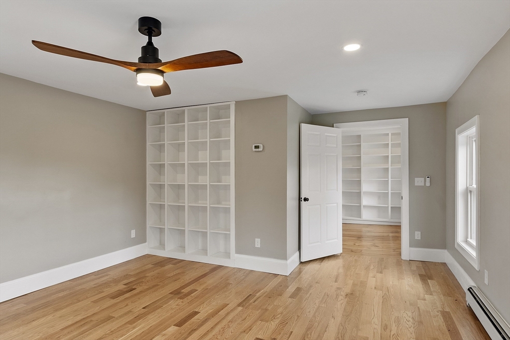 Lunenburg, Massachusetts 01462, United States, 4 Bedrooms Bedrooms, ,4 BathroomsBathrooms,Residential,Active,209412