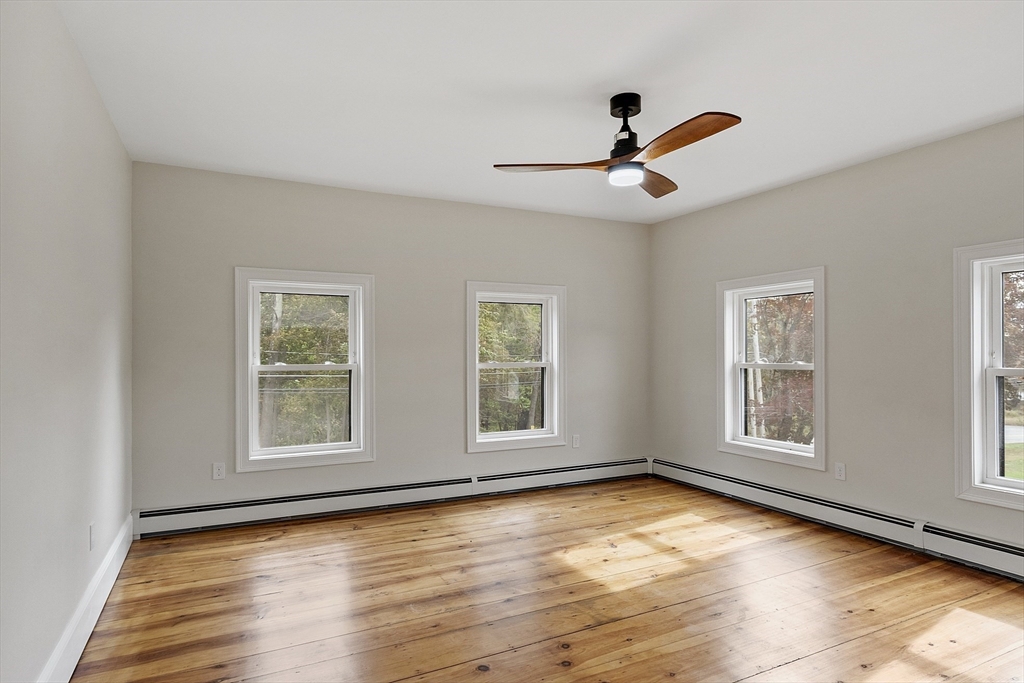 Lunenburg, Massachusetts 01462, United States, 4 Bedrooms Bedrooms, ,4 BathroomsBathrooms,Residential,Active,209412