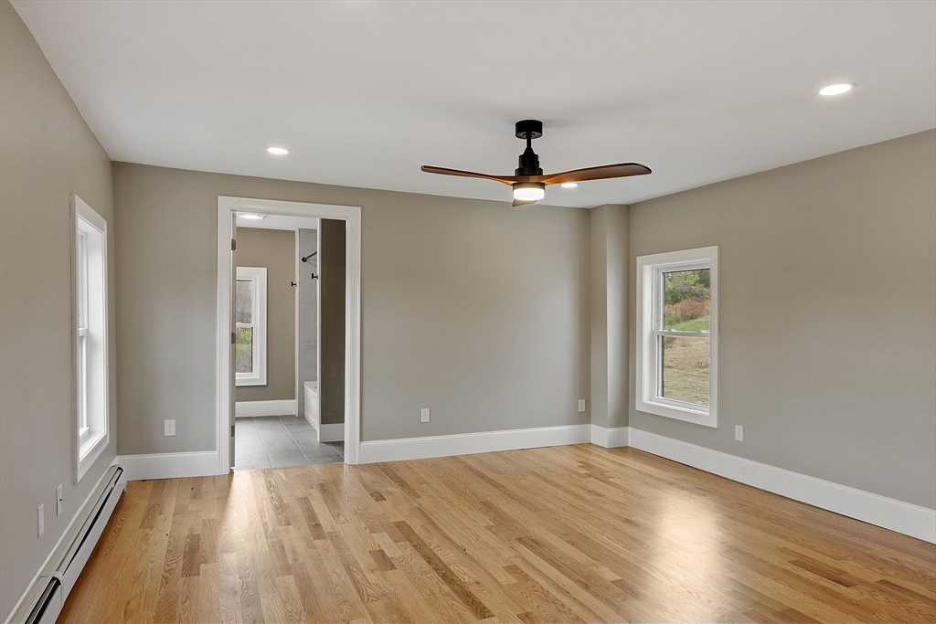 Lunenburg, Massachusetts 01462, United States, 4 Bedrooms Bedrooms, ,4 BathroomsBathrooms,Residential,Active,209412