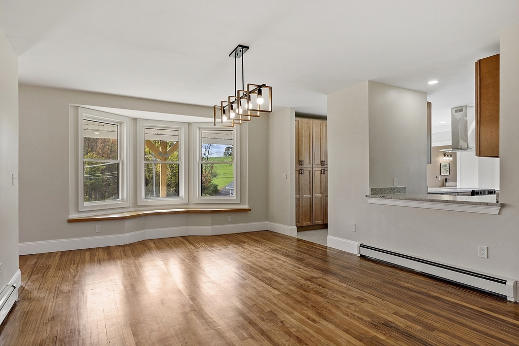 Lunenburg, Massachusetts 01462, United States, 4 Bedrooms Bedrooms, ,4 BathroomsBathrooms,Residential,Active,209412