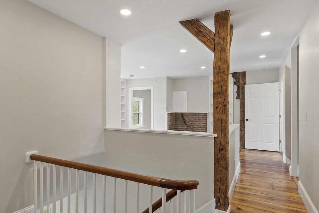 Lunenburg, Massachusetts 01462, United States, 4 Bedrooms Bedrooms, ,4 BathroomsBathrooms,Residential,Active,209412